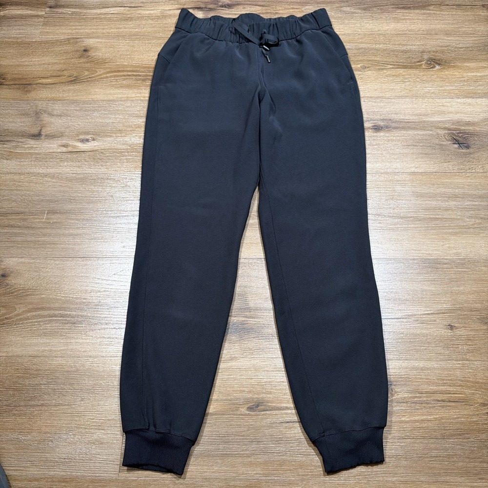 Lululemon on The Fly Jogger Women's Size 4 Black W5BZDS READ